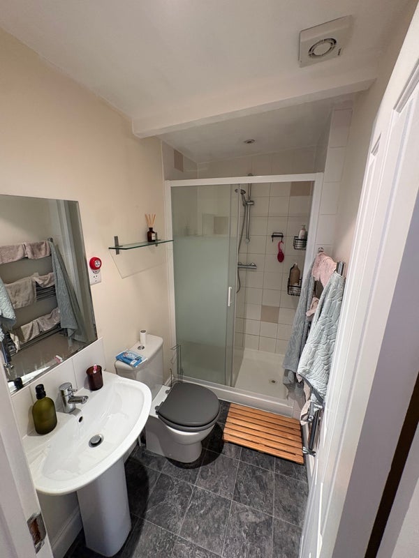 Flat Kirkdale in Greater London