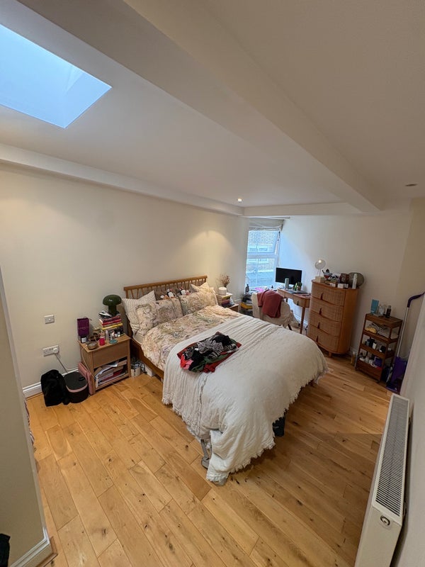 Flat Kirkdale in Greater London