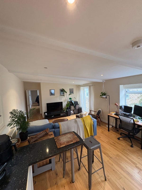 Flat Kirkdale in Greater London
