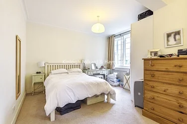 Flat Alwyn Avenue in Greater London