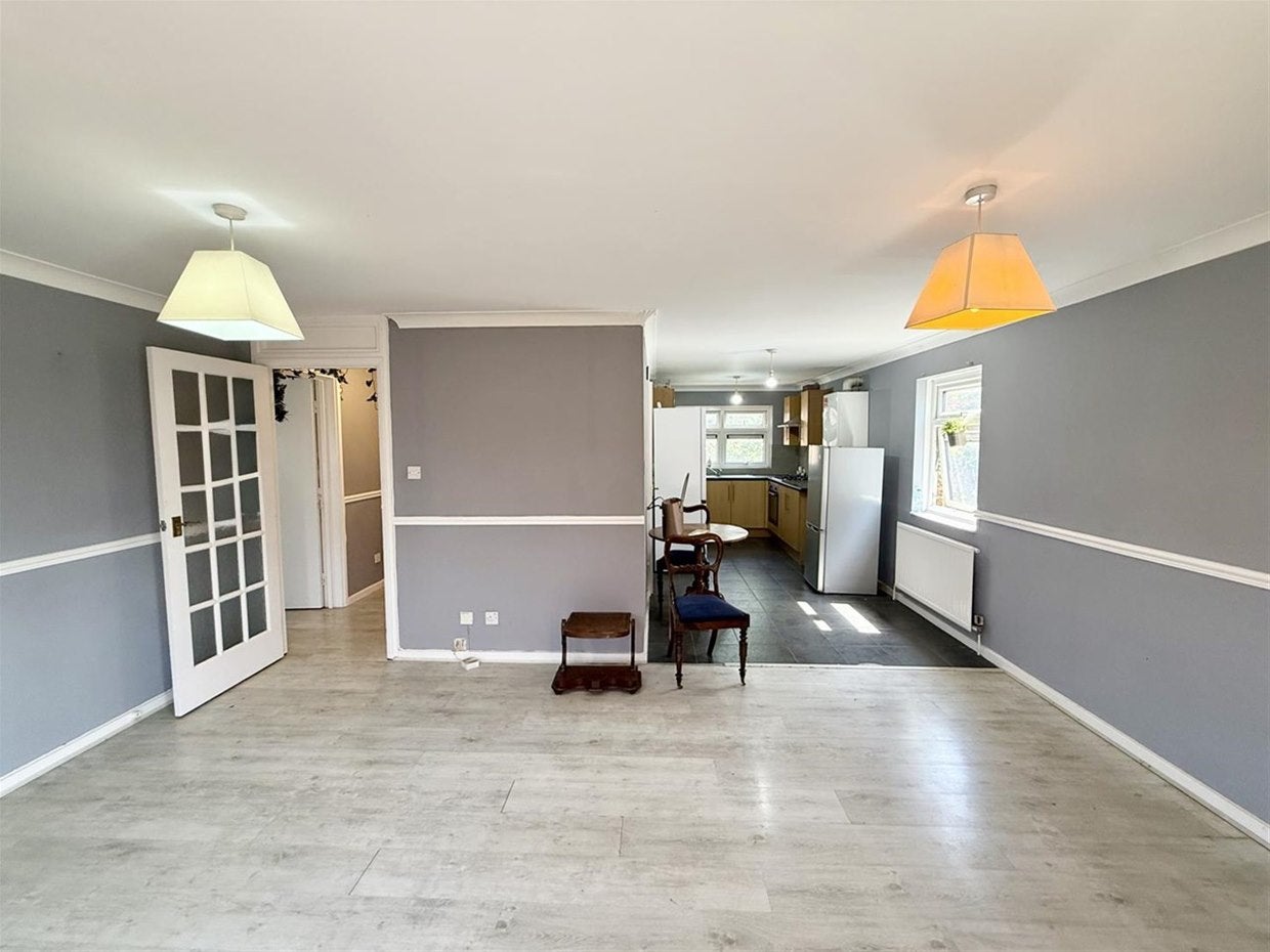 Flat Montem Lane in Slough