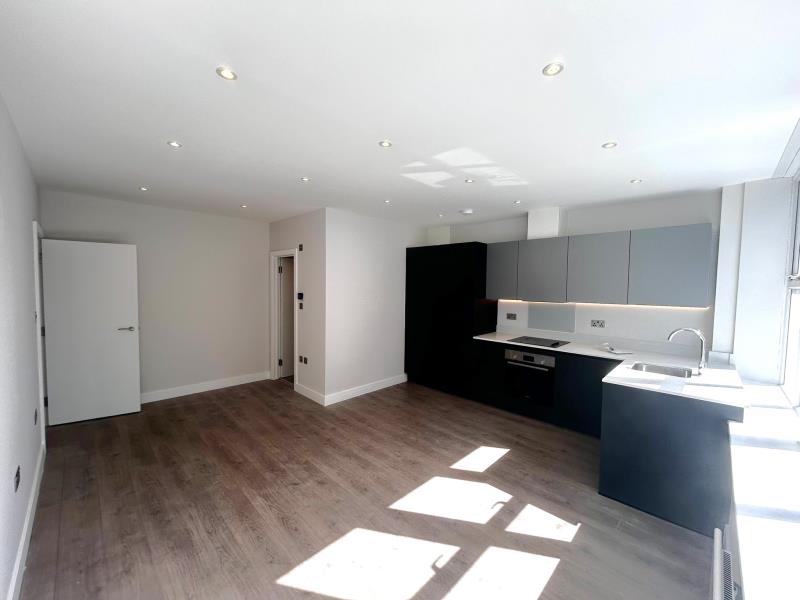 Flat Woodbridge Road in Guildford