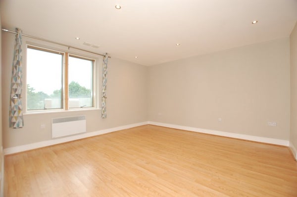 Flat Albemarle Road in London