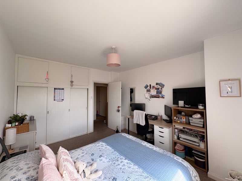 Room Merchants Road in Bristol