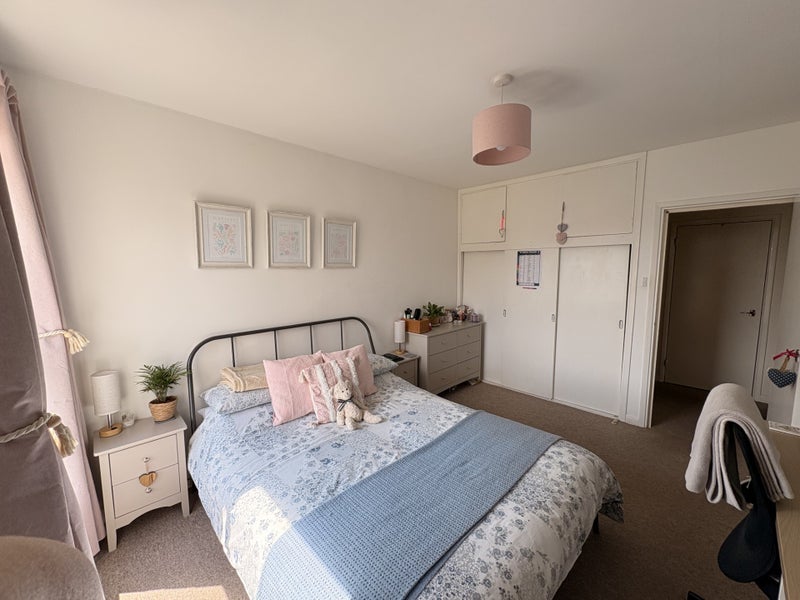 Room Merchants Road in Bristol