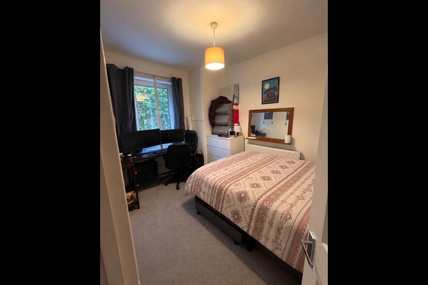 Room York Road in Greater London