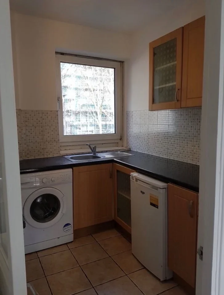 Room York Road in Greater London