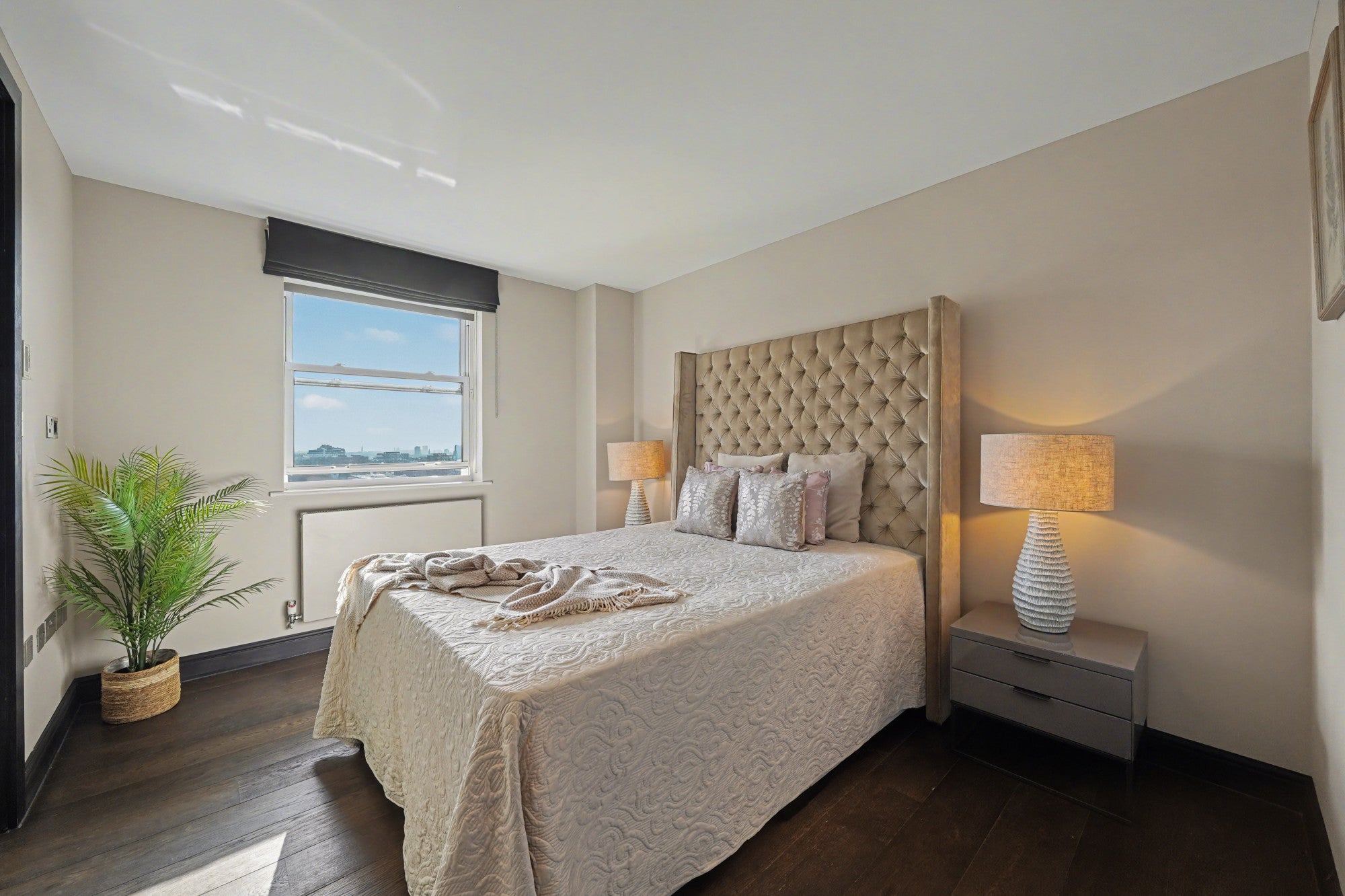 Flat Boydell Court in Greater London