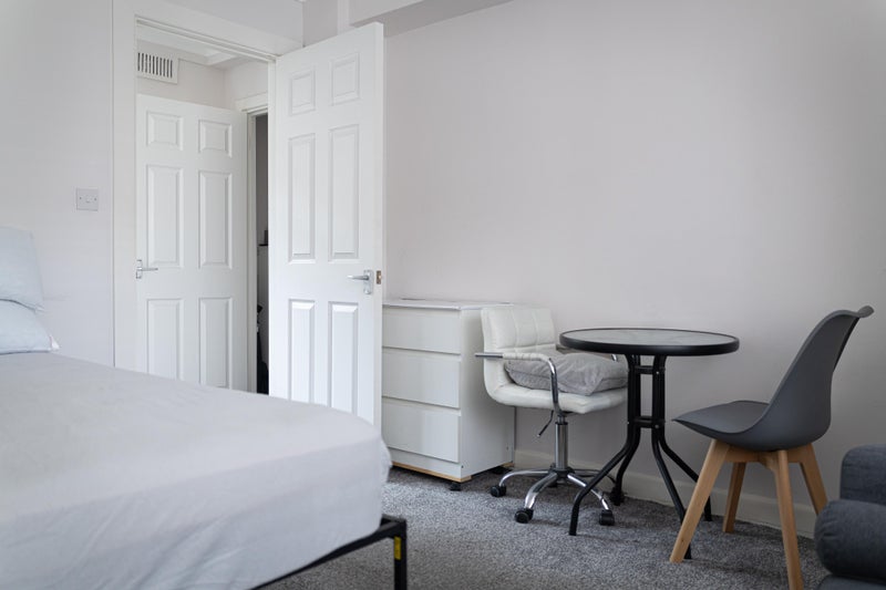 Room Park West Place in City of Westminster