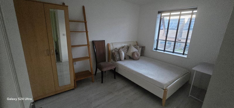 Room Rodway Close in Birmingham
