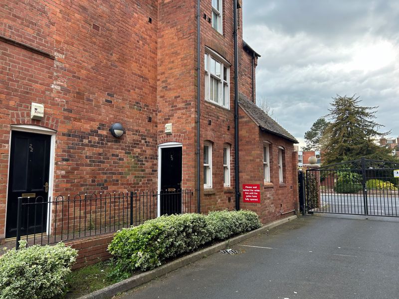 Flat Melville Road in Birmingham