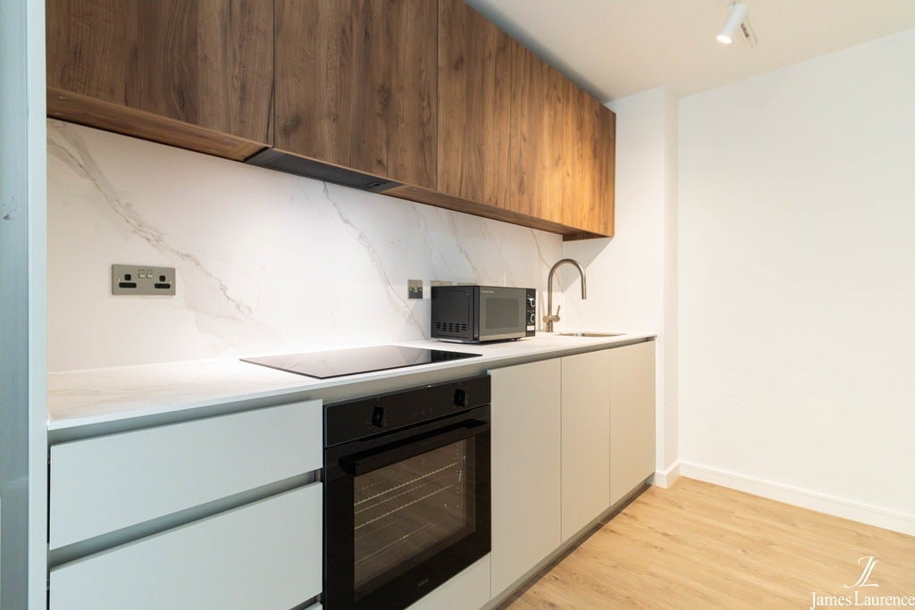 Flat Upper Conybere Street in Birmingham