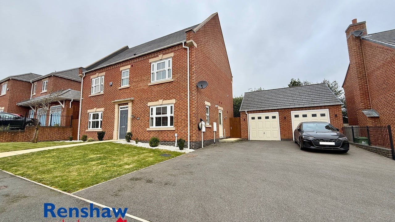 House Woodland Close in Amber Valley