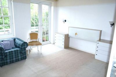 Flat Belmont Close in Greater London