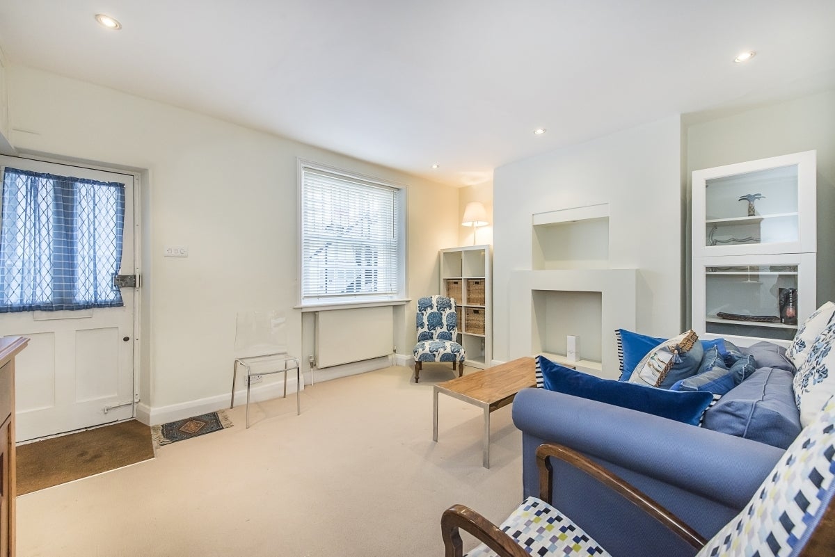 Flat First Street in Greater London