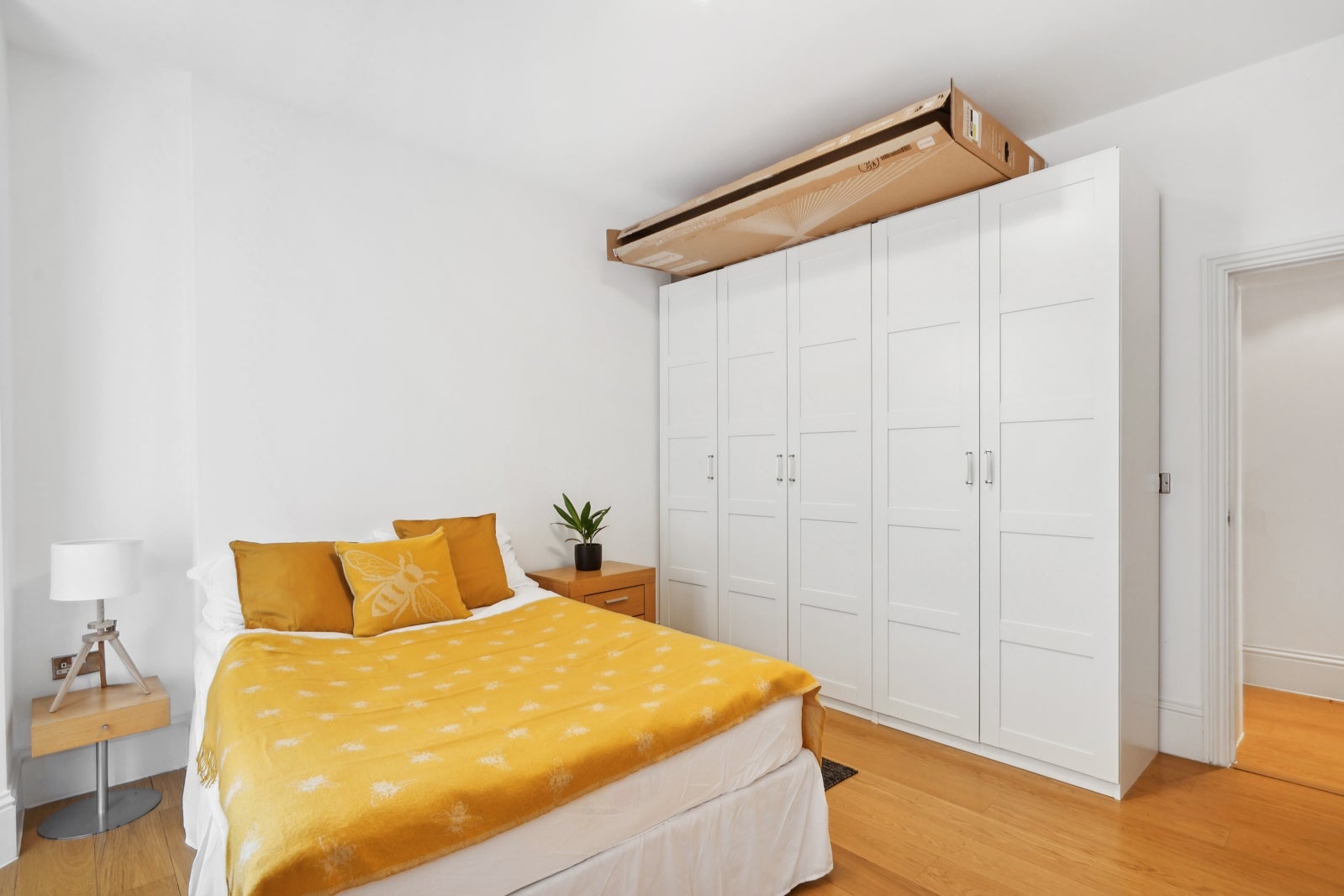 Flat Nevern Square in Greater London