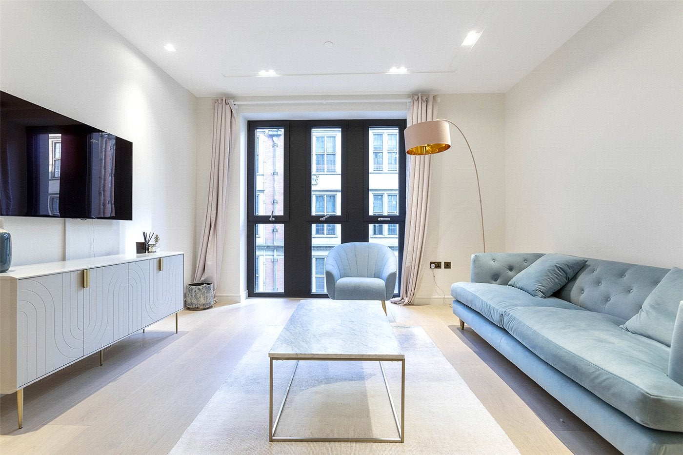 Flat Portugal Street in City of Westminster