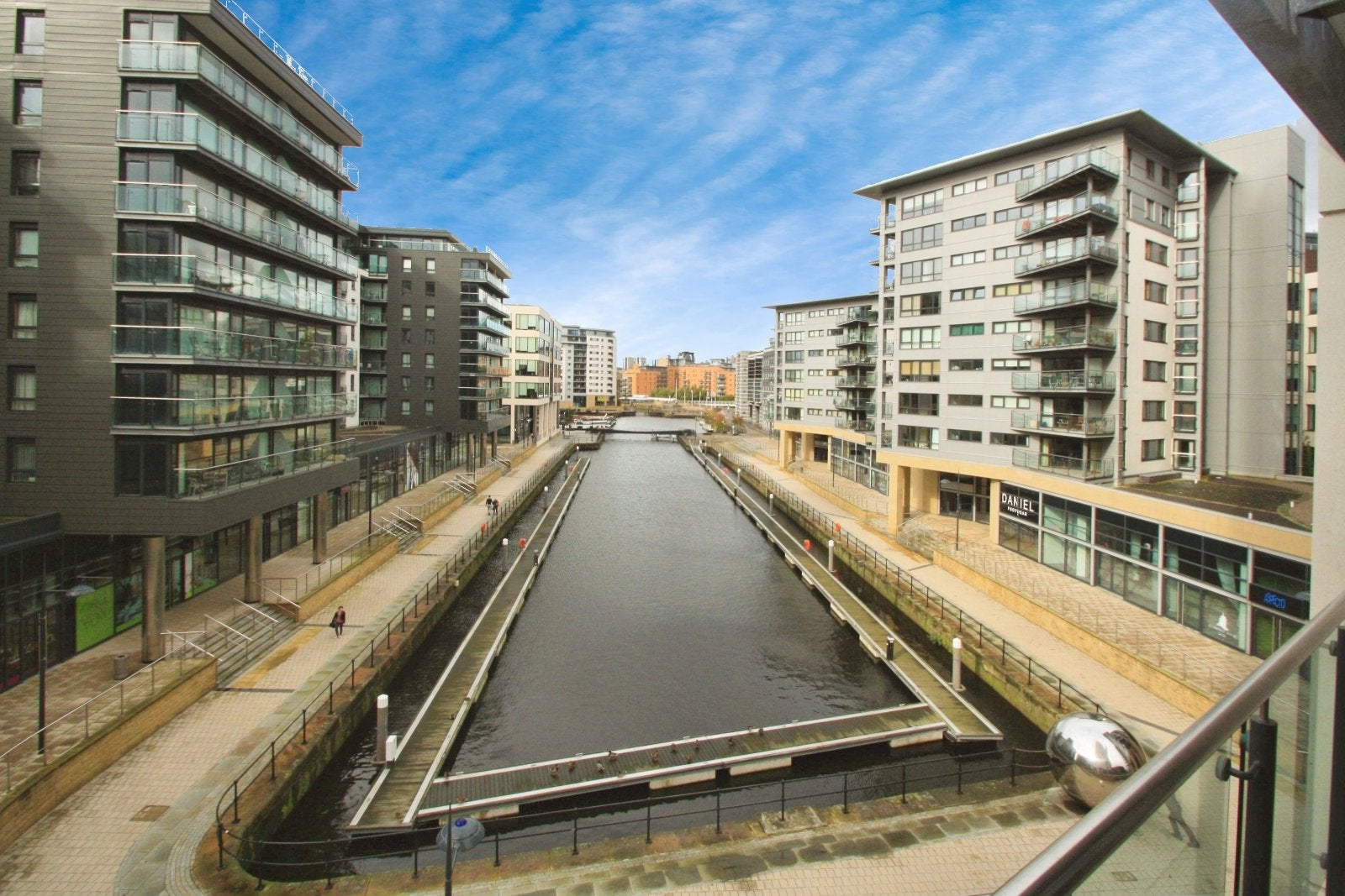 Flat Armouries Drive in Leeds