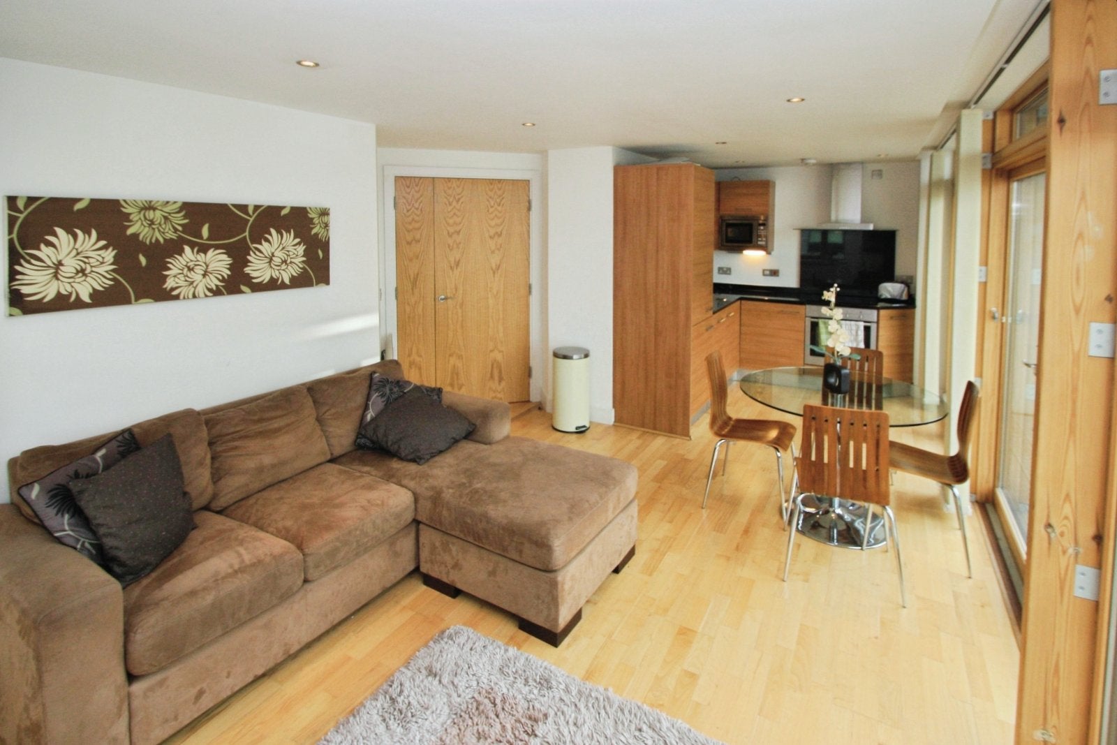 Flat Armouries Drive in Leeds