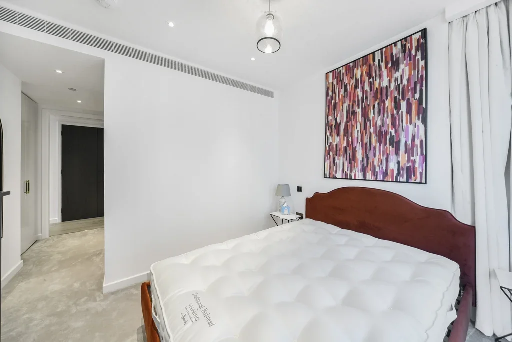 Flat Carnation Way in Greater London