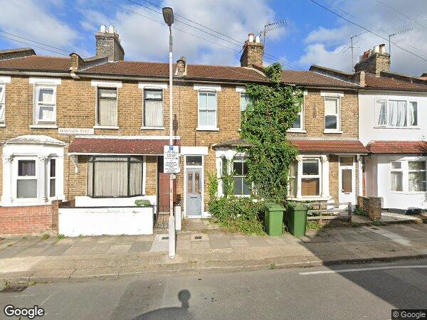 House Tennyson Road in Greater London