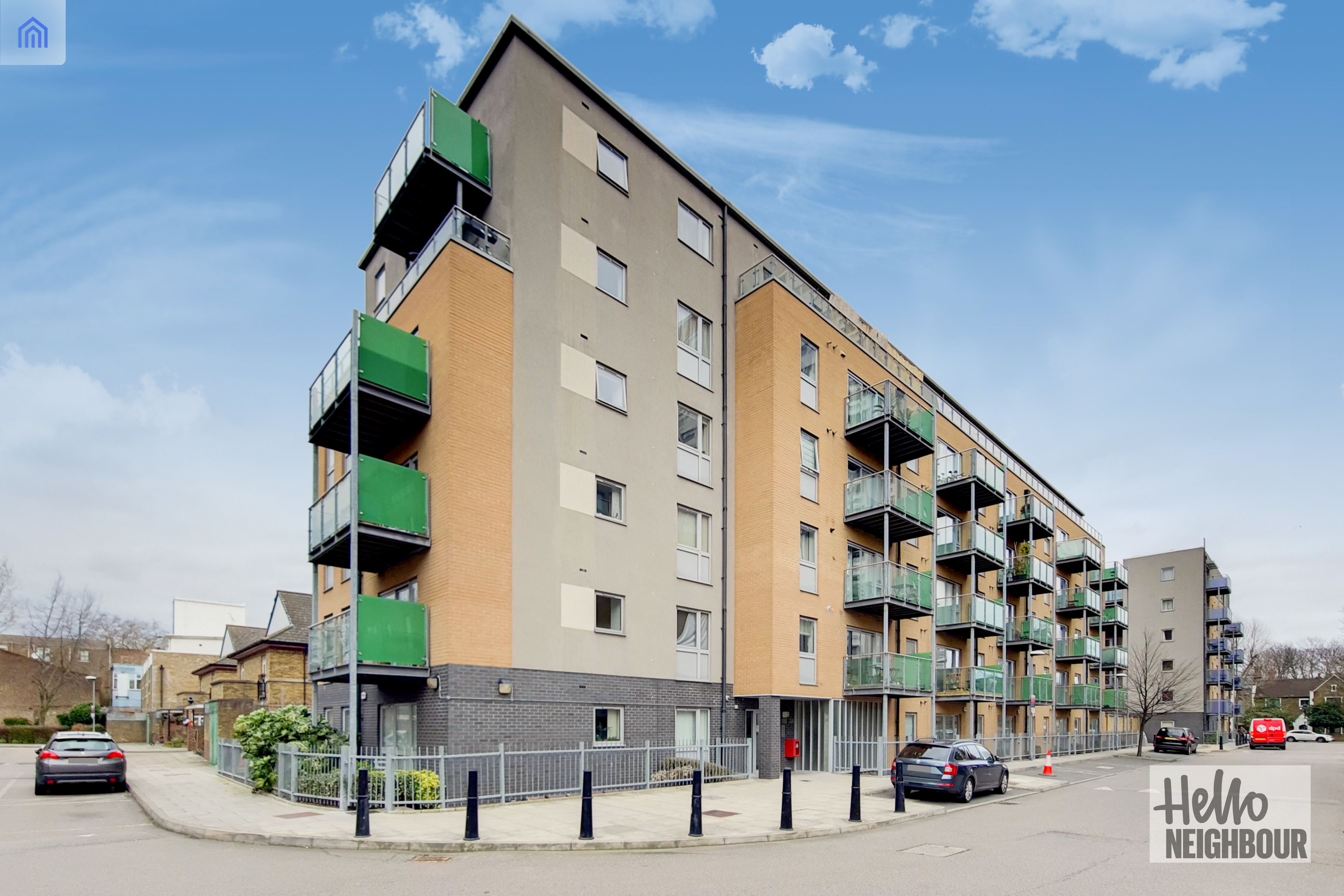 Flat Merchant Street in Greater London