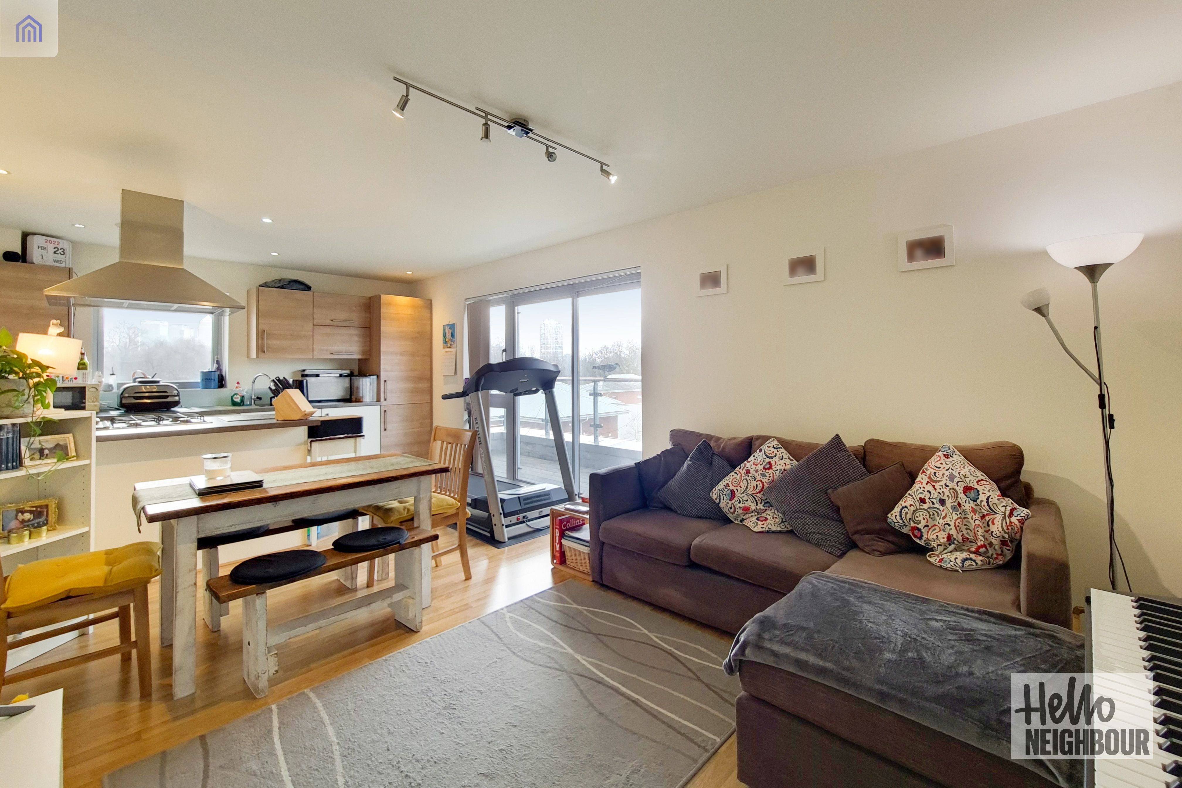 Flat Merchant Street in Greater London