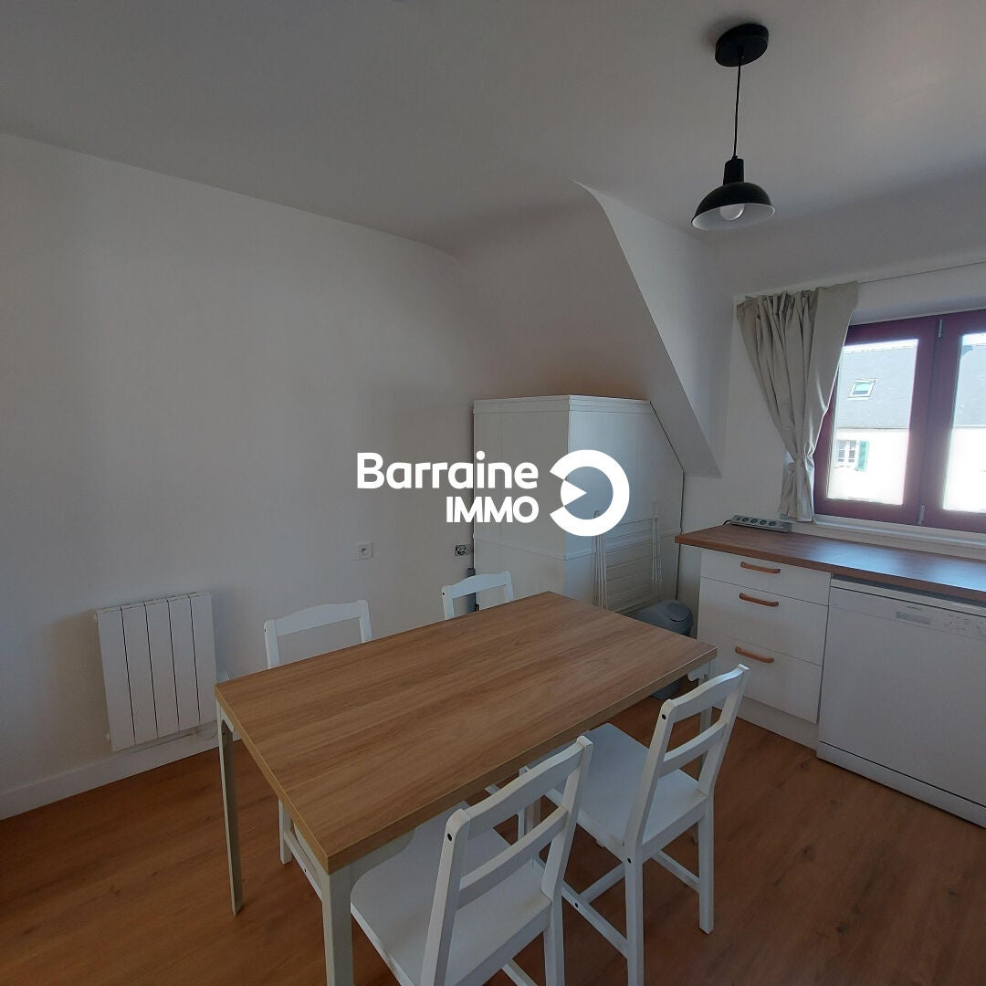 Appartement Place du Bourg à Plouégat-Guérand