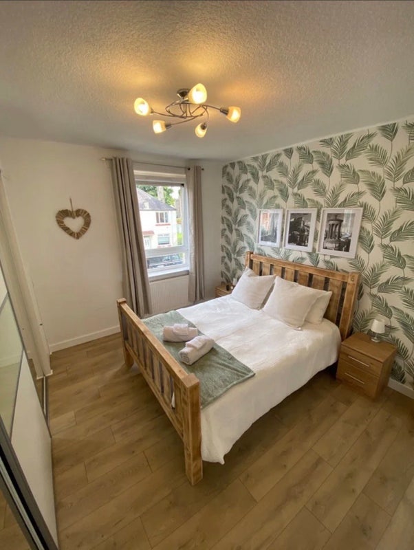Flat Stenhouse Avenue in City of Edinburgh