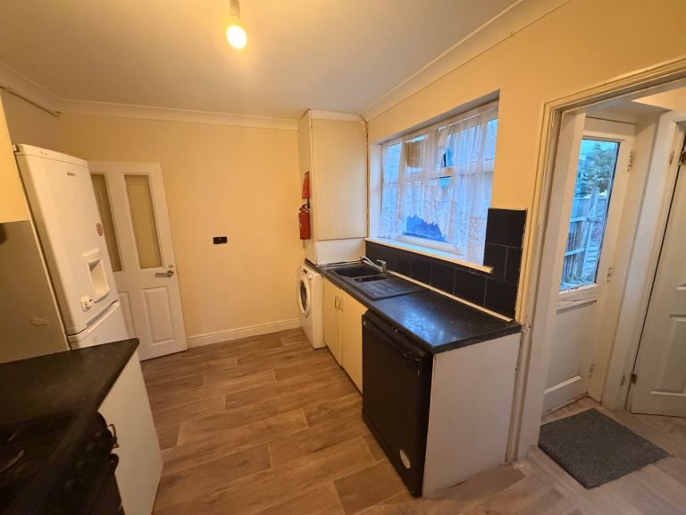 House Third Avenue in Greater London