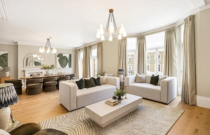 Flat Gloucester Road in Greater London