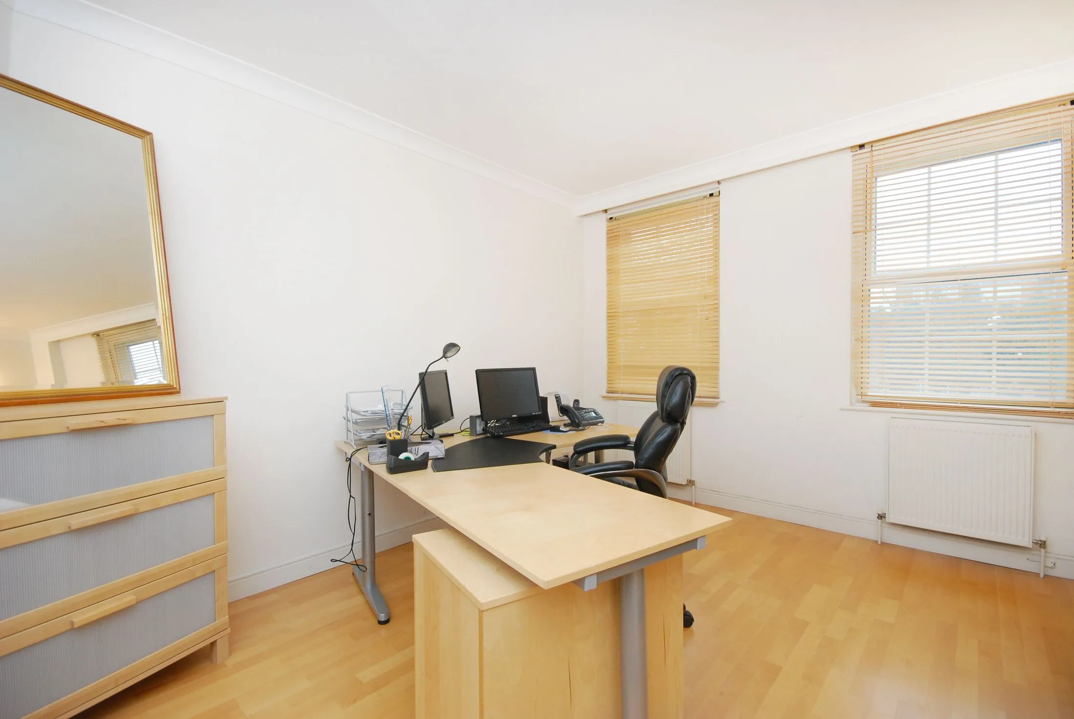 Flat Aylmer Road in Greater London