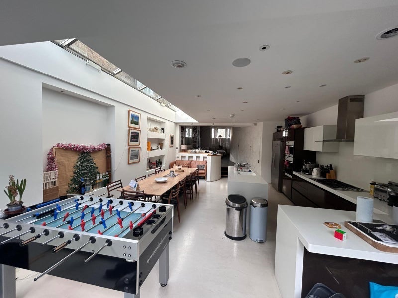 Room Saint Maur Road in Greater London
