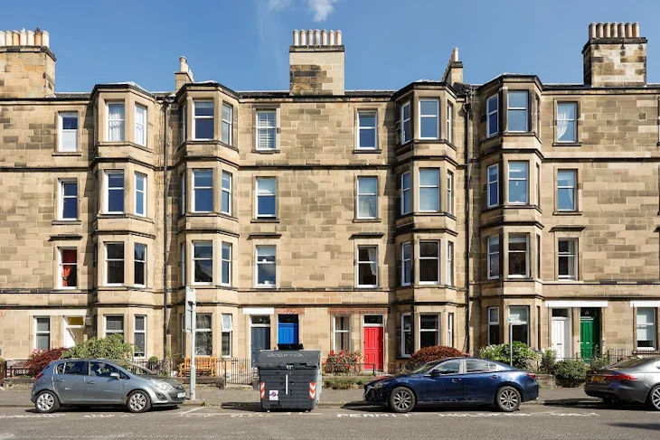 Flat Falcon Avenue in City of Edinburgh