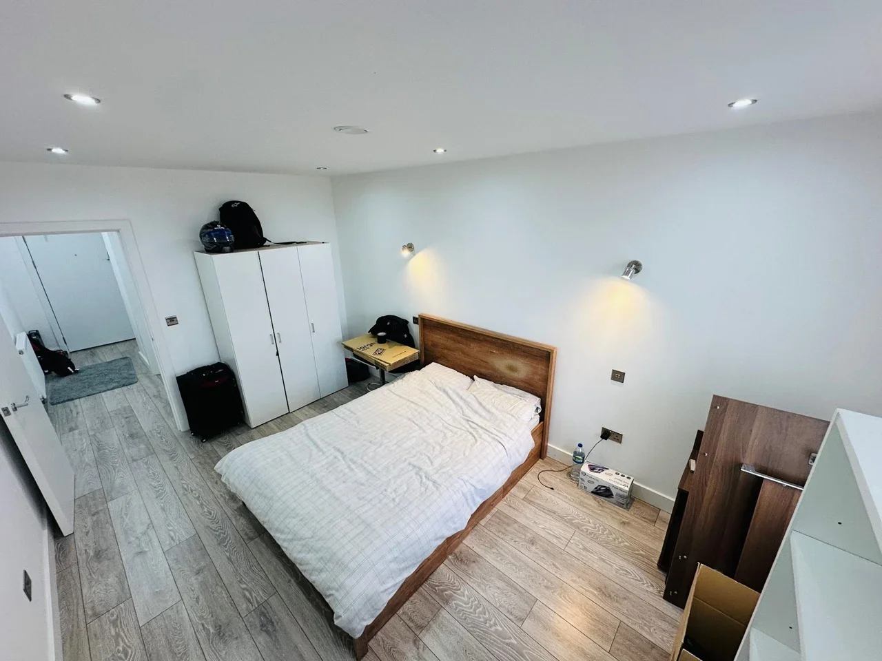 Flat Becontree Avenue in Greater London