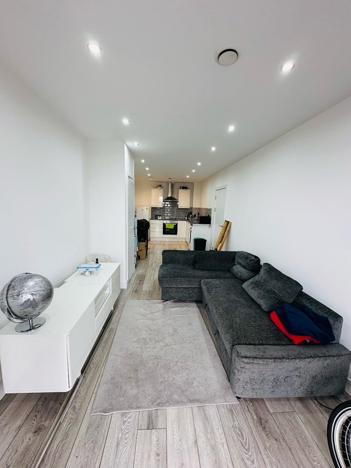 Flat Becontree Avenue in Greater London