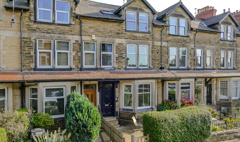 Flat Dragon Avenue in Harrogate