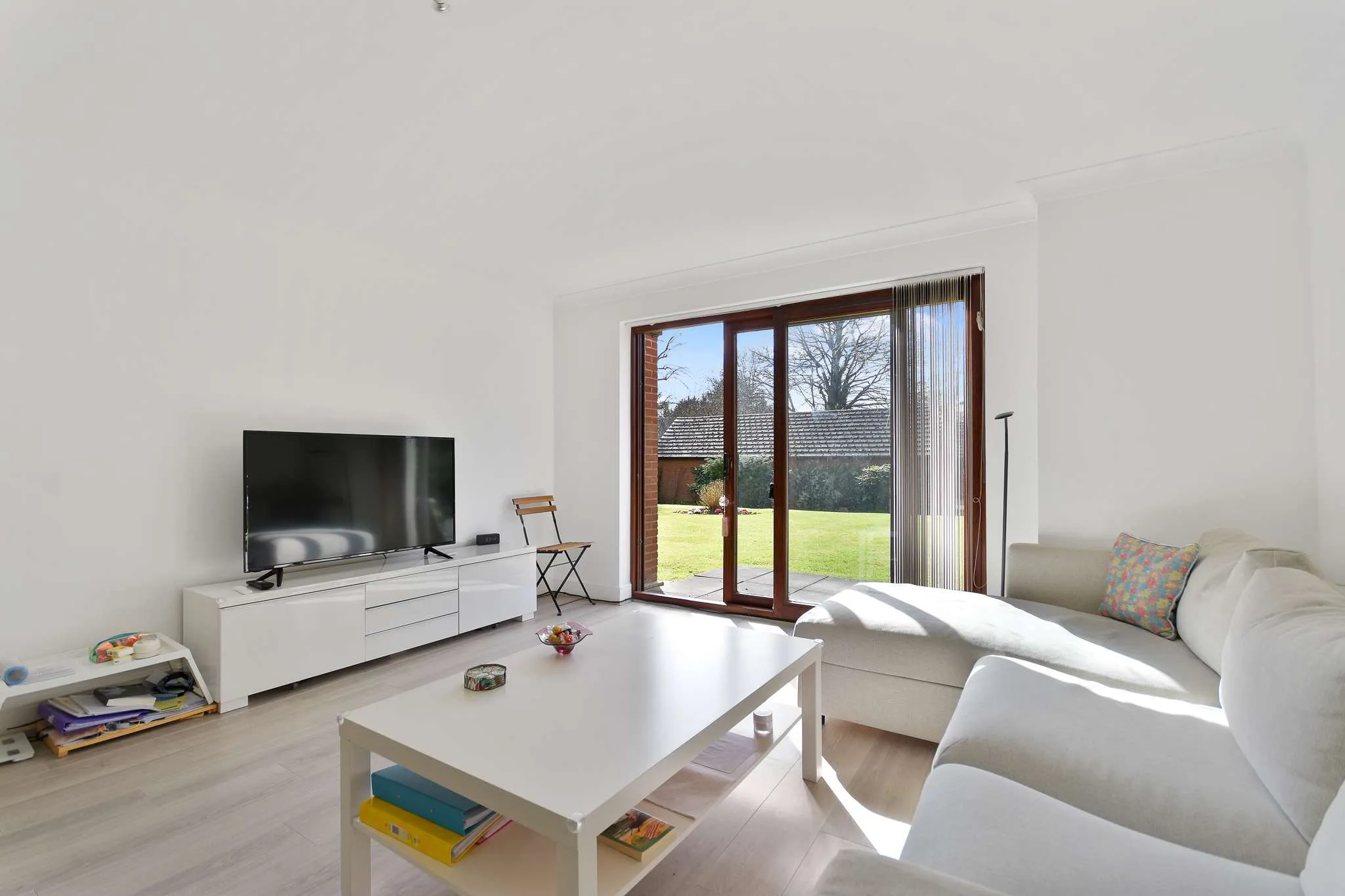Flat Murray Road in Greater London