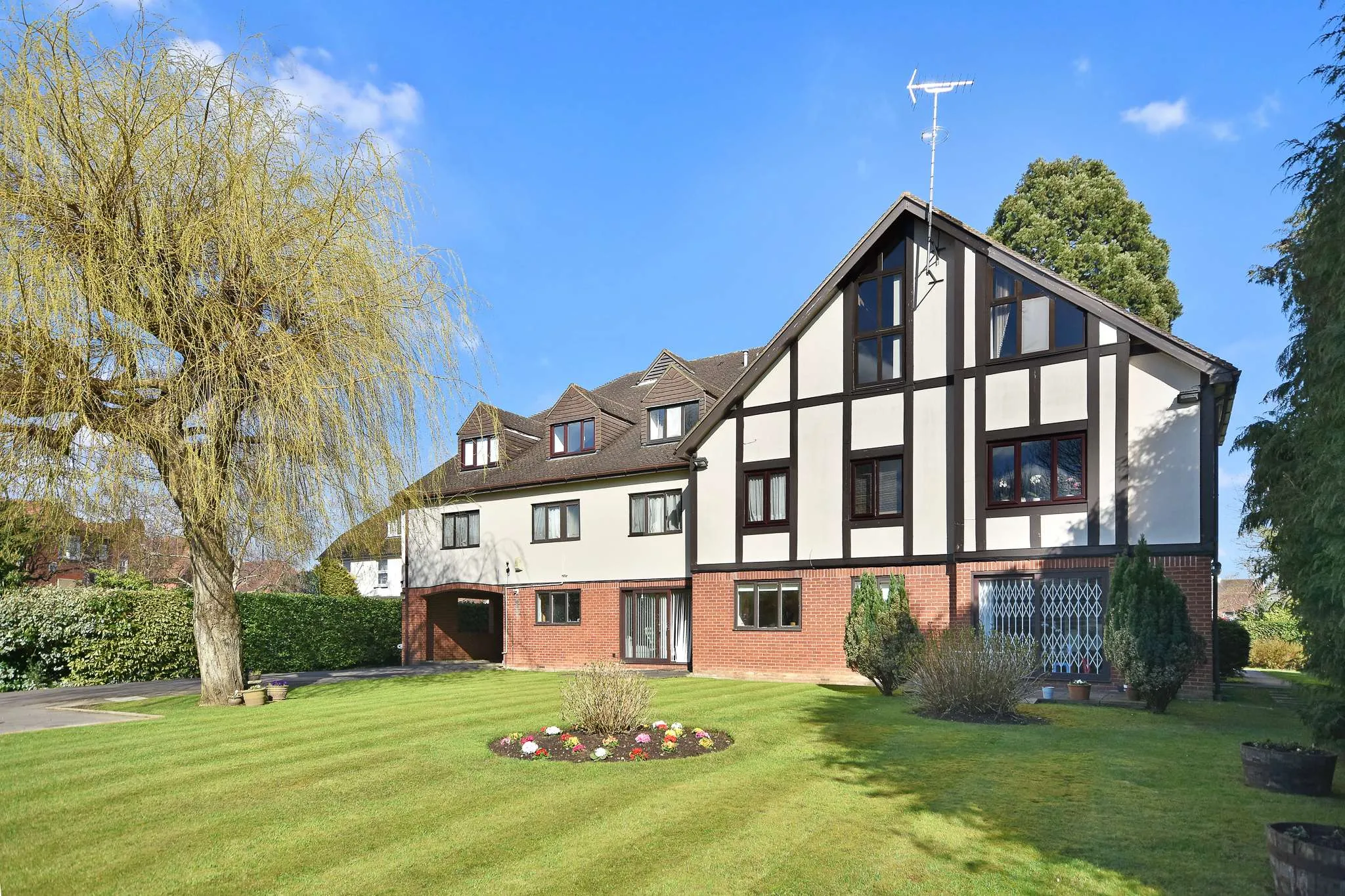 Flat Murray Road in Greater London