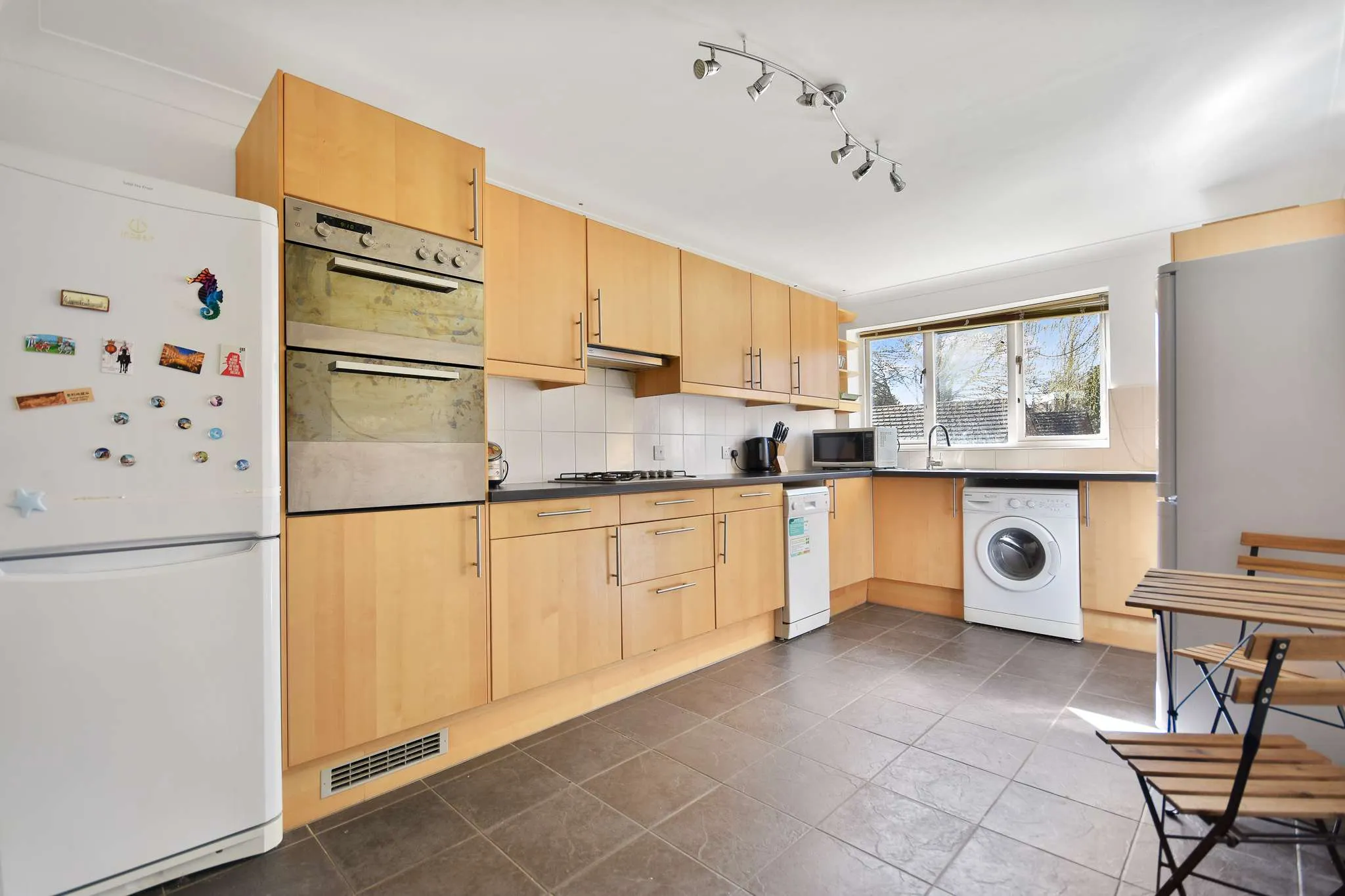 Flat Murray Road in Greater London