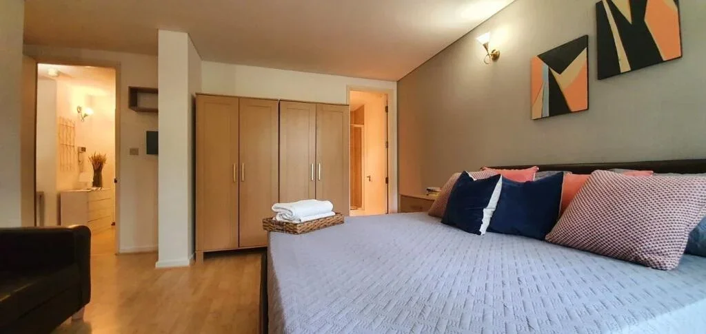 Flat West Parkside in Greater London
