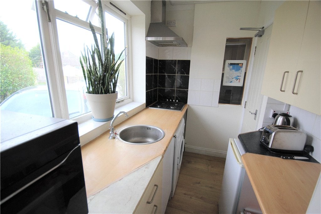 Flat Larchwood Drive in Borough of Runnymede