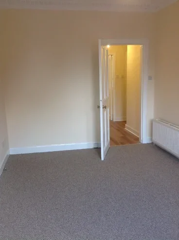 Flat Kildonan Drive in Glasgow