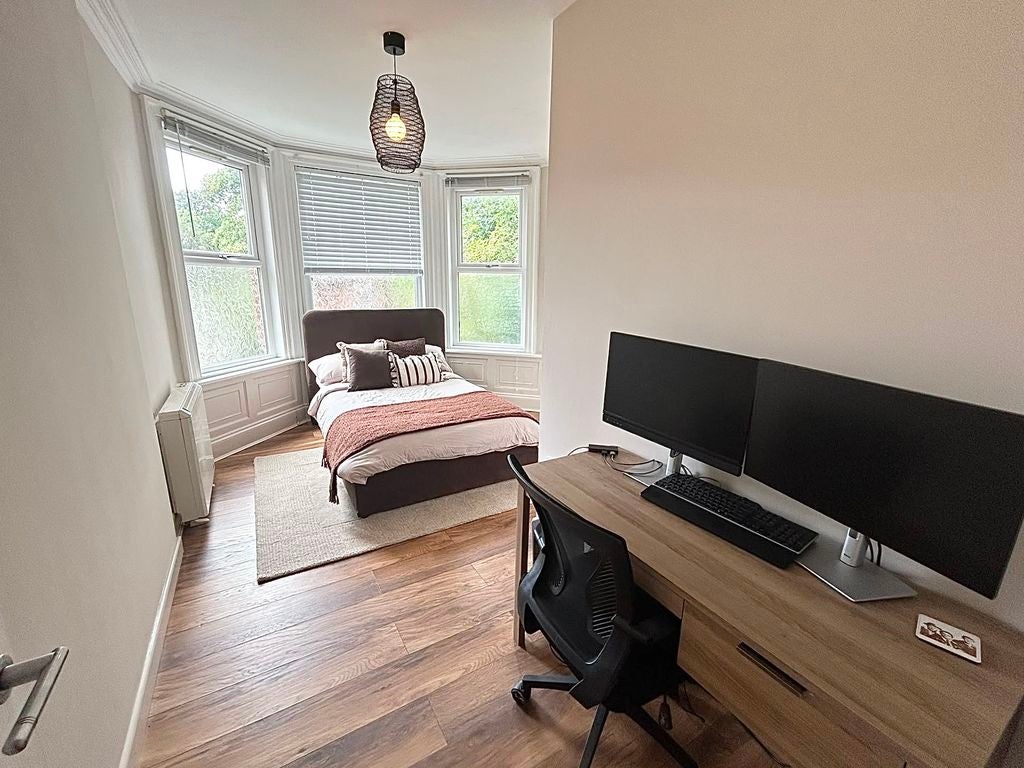 Flat Fourth Avenue in Salford