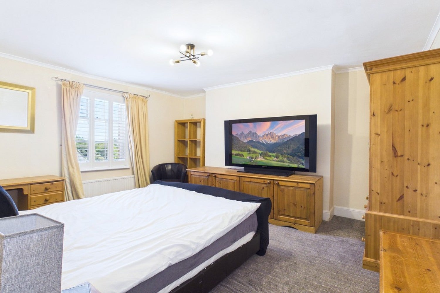 Flat Clarendon Square in Royal Leamington Spa