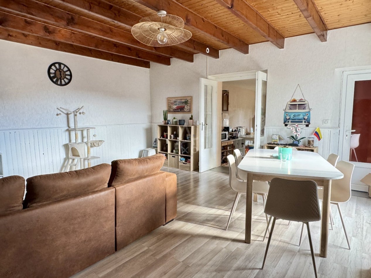 Maison Place de l'Abbé Jolly à Mouthiers-sur-Boëme