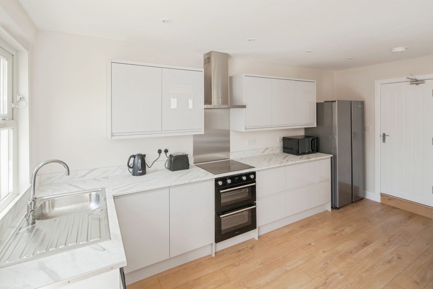 Room Wearside Road in Greater London