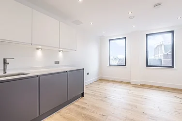 Flat Saint John's Hill in Greater London