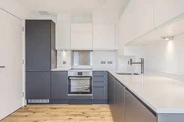 Flat Saint John's Hill in Greater London