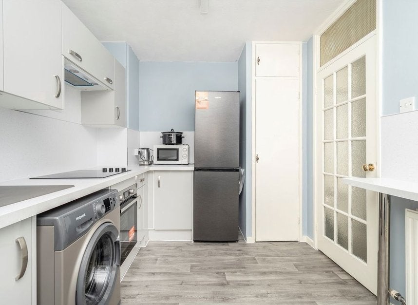 Flat Morant Street in Greater London